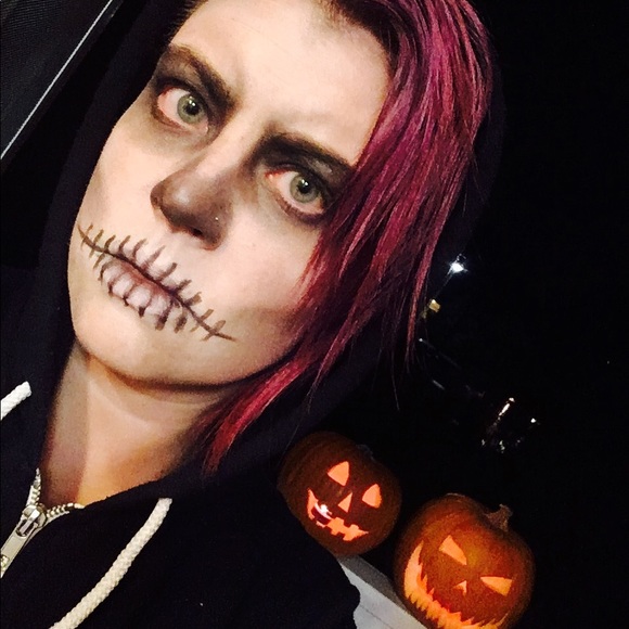 Meet your Posher, Heather - Picture 1 of 1